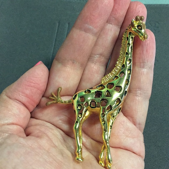 Bob Mackie Jewelry - 🦒🦒BOB MACKIE GIRAFFE BROOCH WITH TOPAZ EYES🦒🦒